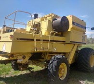 New Holland Combine TR97 Thumbnail 4
