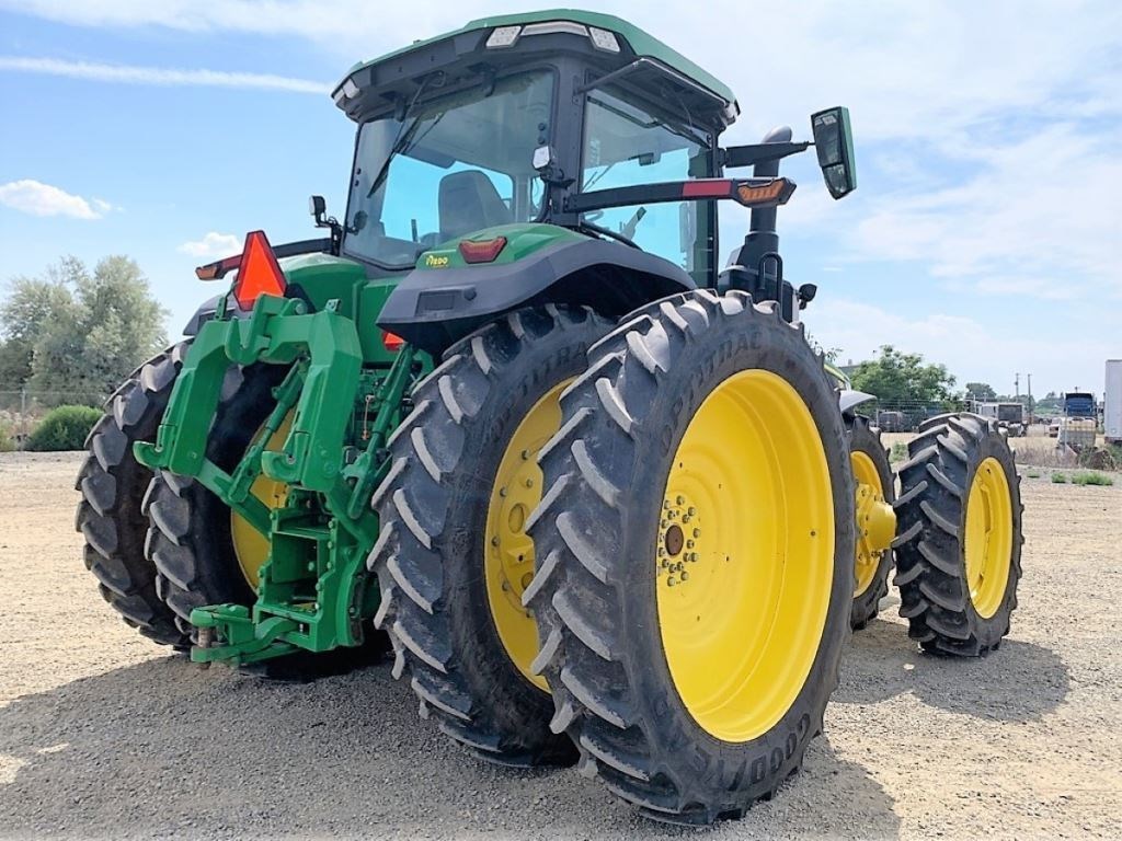 2022 John Deere 8R 340 Row Crop Tractor برسم البيعHermiston Oregon