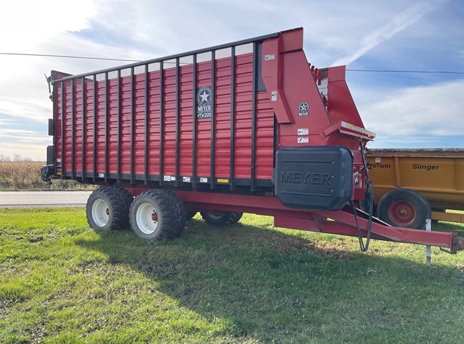 2015 Meyer RTX220 Forage Boxes and Blowers For Sale