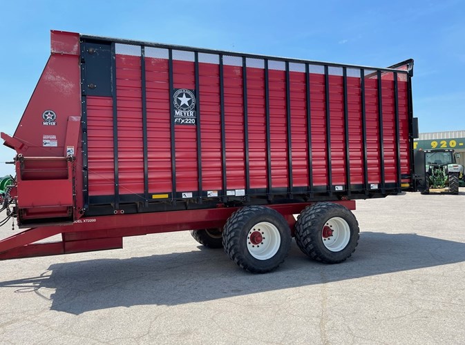 2015 Meyer RTX220 Forage Boxes and Blowers For Sale