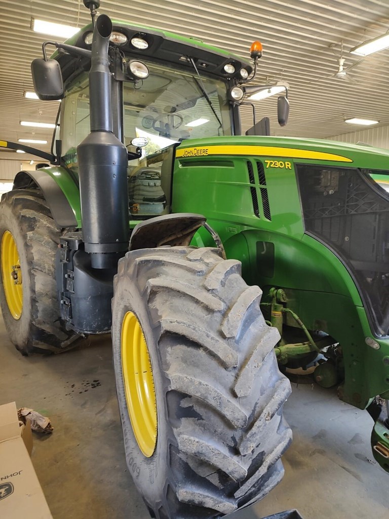 2016 John Deere 7230R Tractor - Row Crop For Sale