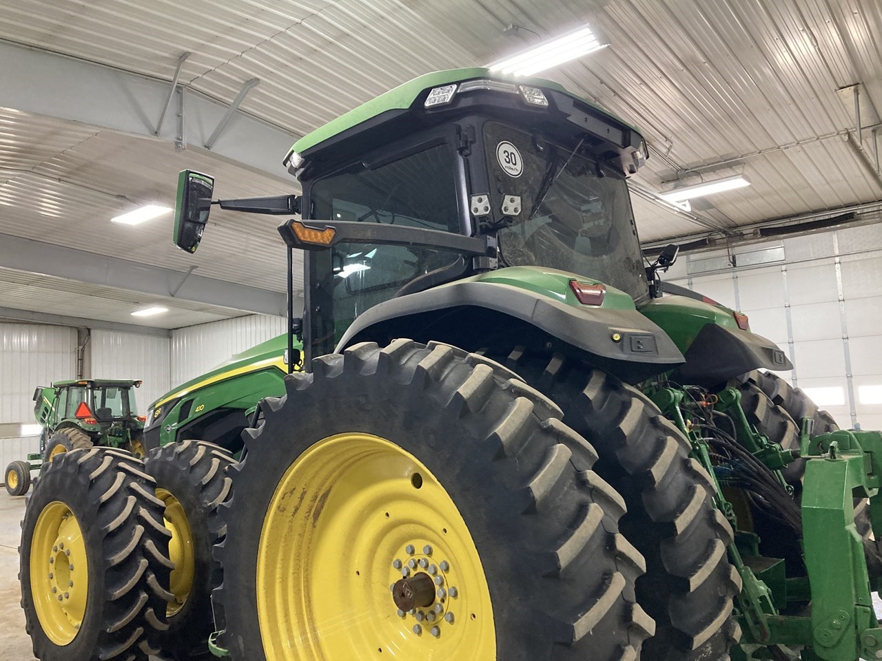 2021 John Deere 8R 410 Row Crop Tractor برسم البيعYankton South Dakota