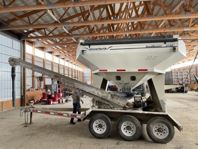 2008 Unverferth 3750 Seed Tender For Sale