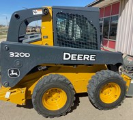 John Deere 320D Thumbnail 3