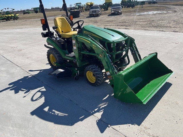 2017 John Deere 1025R Compact Utility Tractor For Sale in Curryville