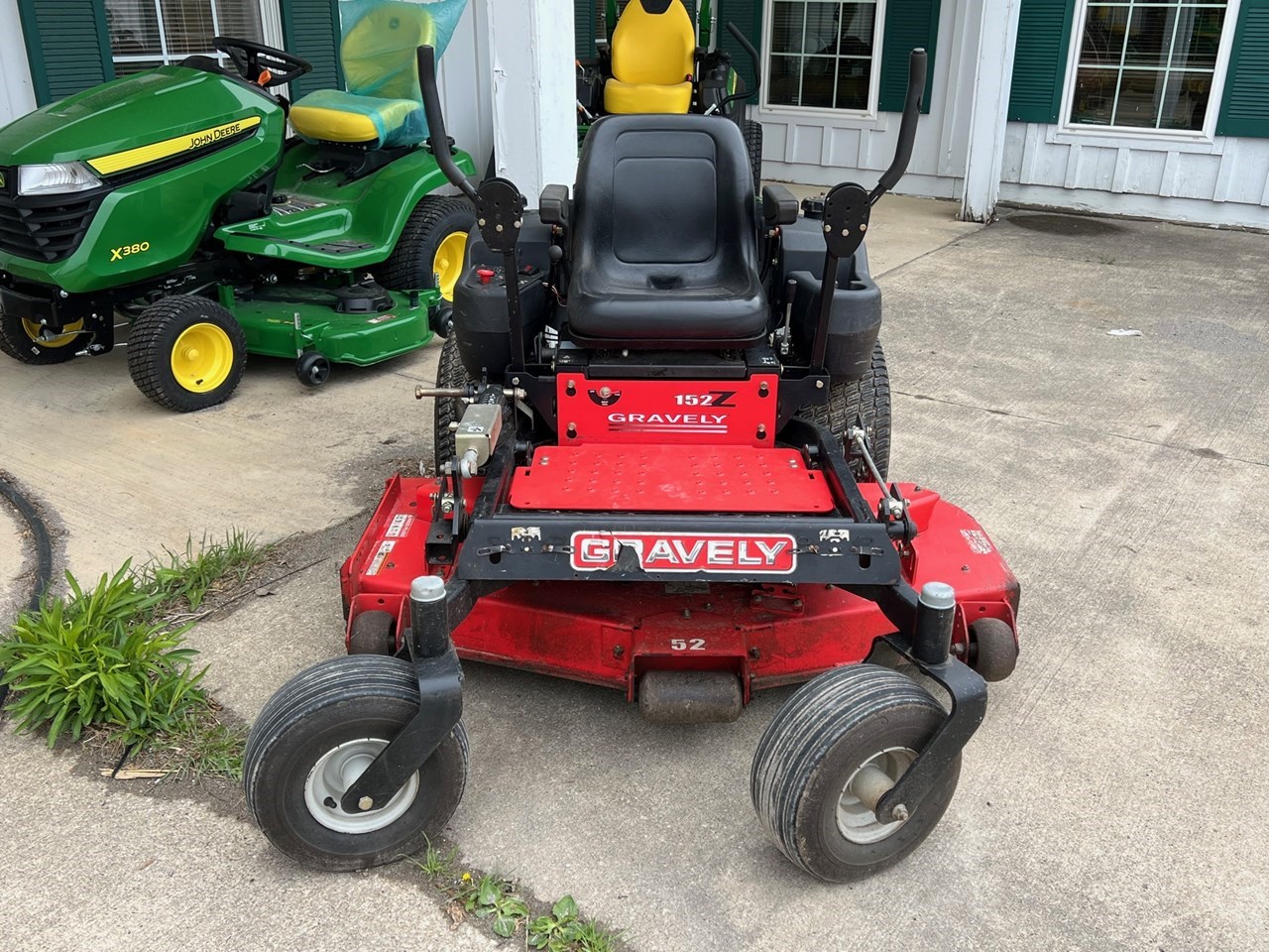 Gravely 152Z Zero Turn Mower برسم البيعElyria Ohio