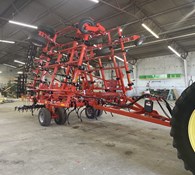 2023 Krause 5635-32 Field Cultivator Thumbnail 1