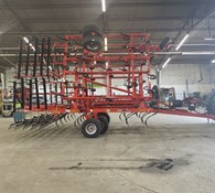 2023 Krause 5635-32 Field Cultivator Thumbnail 2