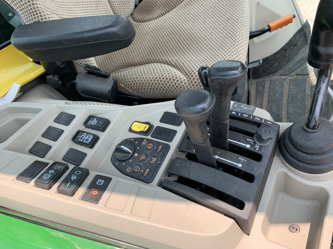 2022 John Deere 4066R Compact Utility Tractor For Sale in Kearney Nebraska