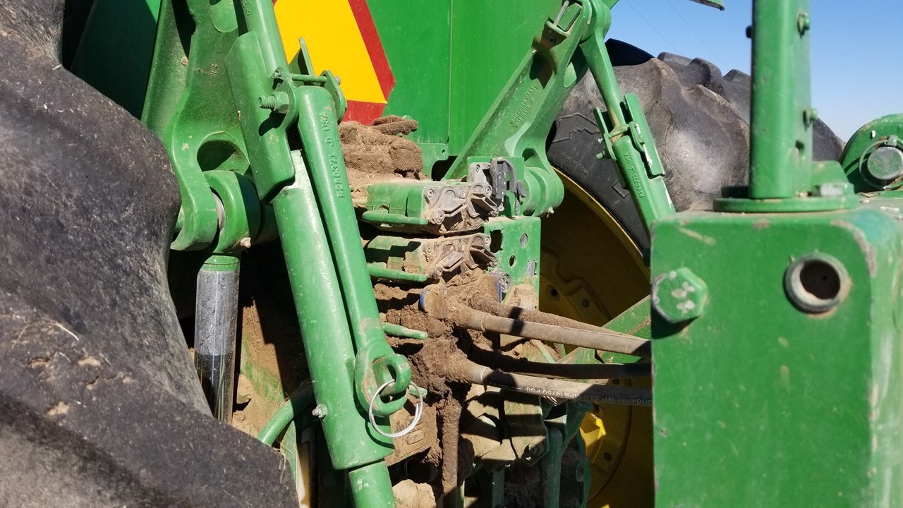 2014 John Deere 7210R Row Crop Tractor برسم البيعDalhart Texas