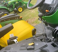 2023 John Deere 3025D Thumbnail 4