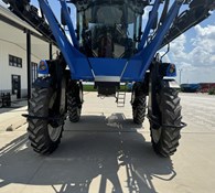 2019 New Holland Guardian™ Front Boom Sprayers SP310F Thumbnail 3