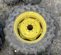 John Deere 340/85R28 & 8.25-16 Thumbnail 5