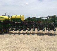 2018 John Deere 1775NT Thumbnail 4