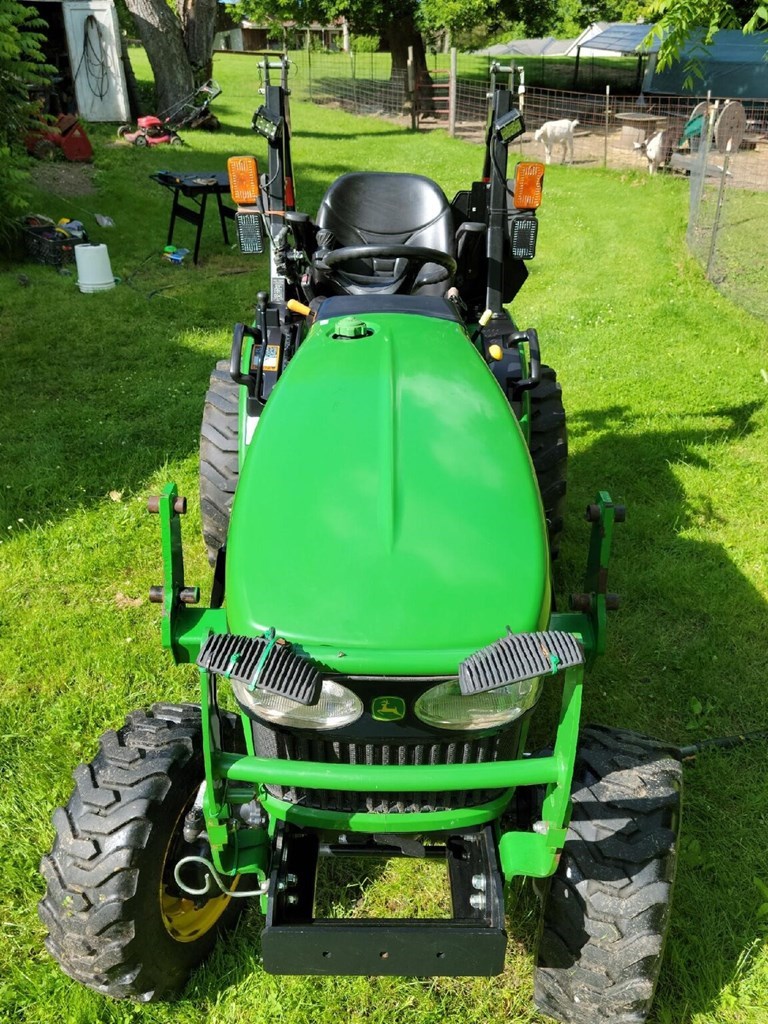 2015 John Deere 2025R Tractor - Compact Utility For Sale