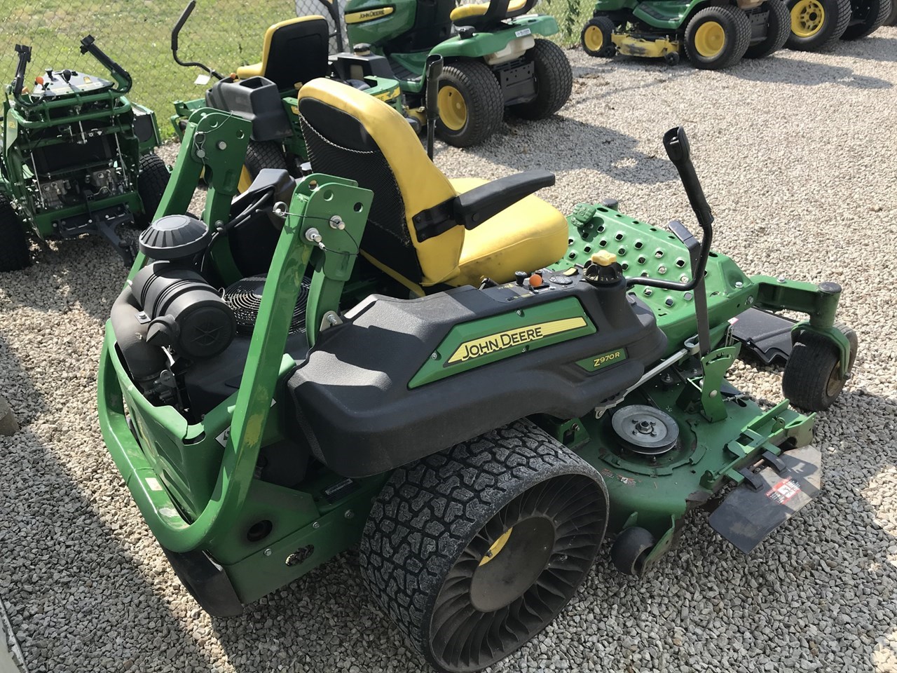 2017 John Deere Z970R Zero Turn Mower برسم البيعVirden Illinois