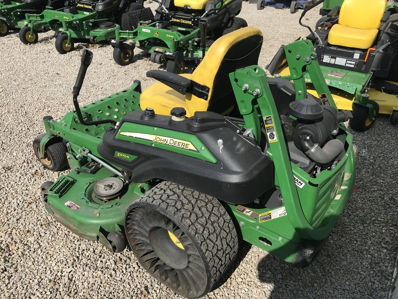 2017 John Deere Z970R Zero Turn Mower برسم البيعVirden Illinois