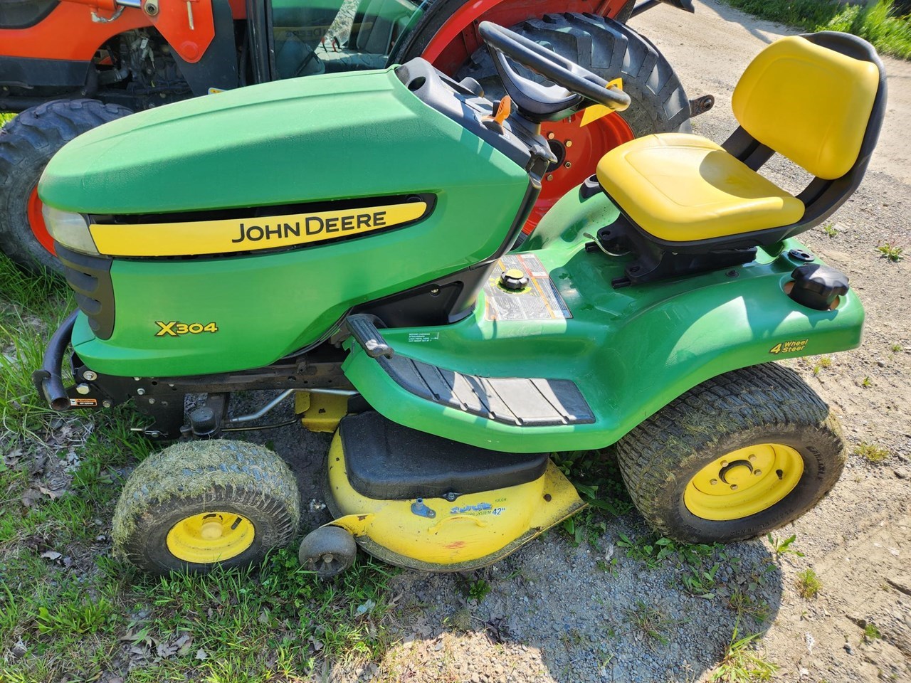 2009 John Deere X304 Lawn Mower For Sale