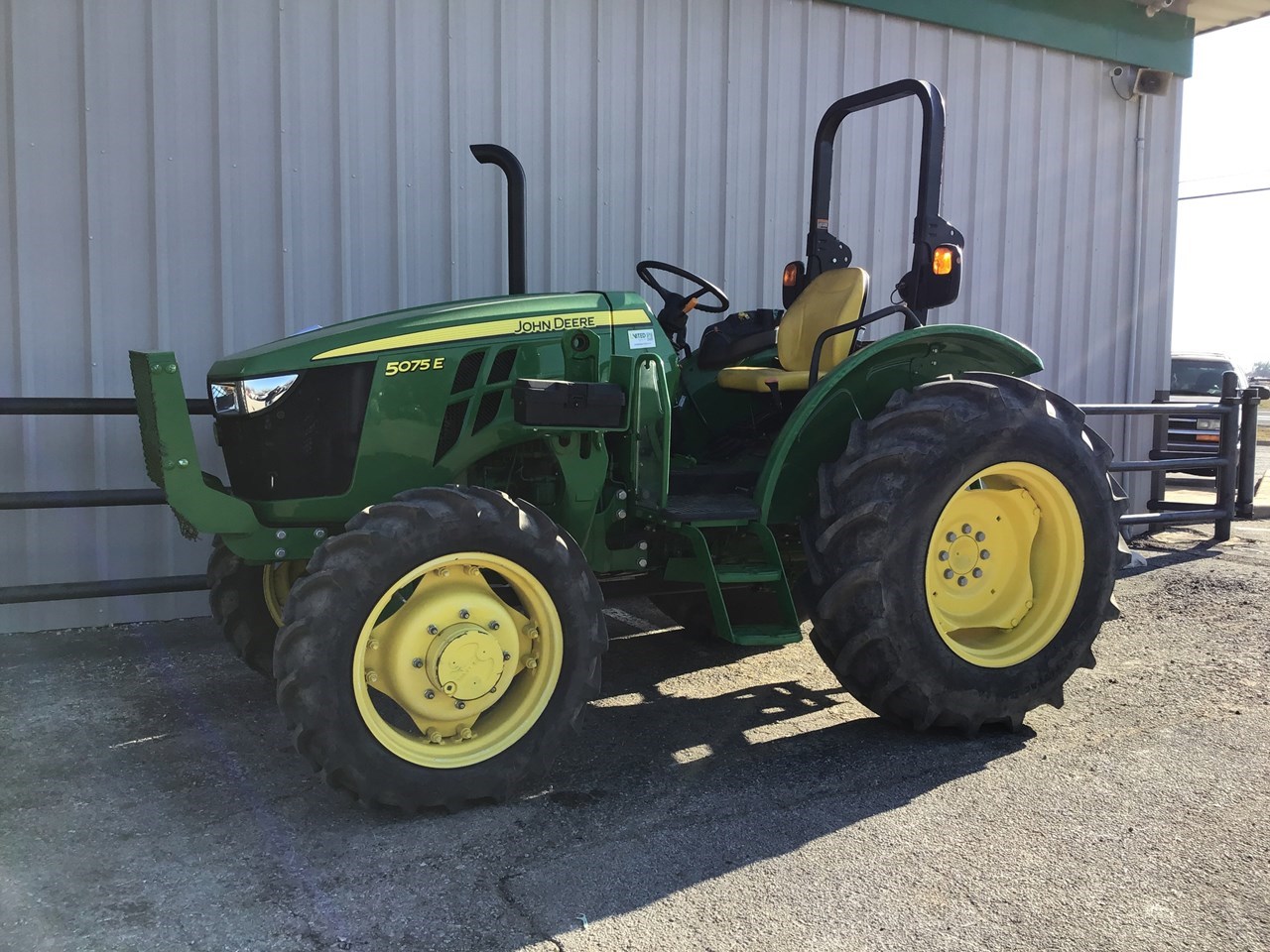 2022 John Deere 5075E Utility Tractor For Sale in Ennis Texas