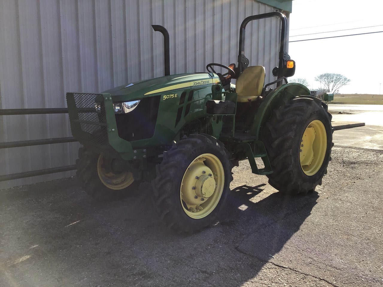 2022 John Deere 5075E Utility Tractor For Sale in Ennis Texas