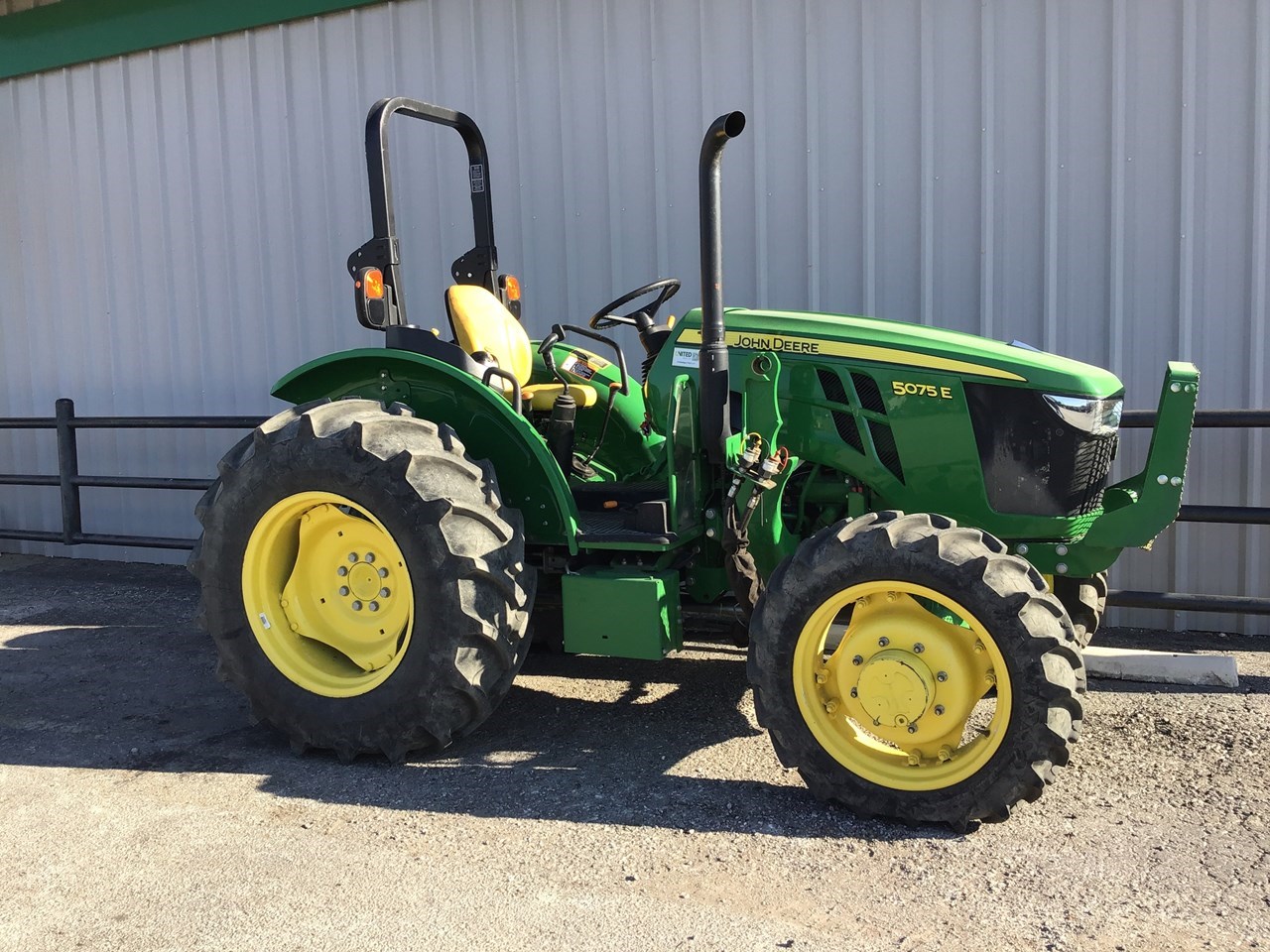 2022 John Deere 5075E Utility Tractor For Sale in Ennis Texas