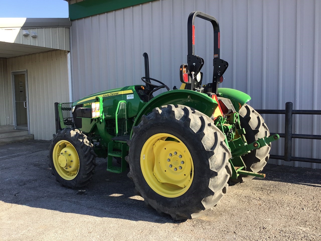 2022 John Deere 5075E Utility Tractor For Sale in Ennis Texas