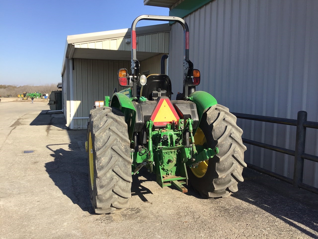 2022 John Deere 5075E Utility Tractor For Sale in Ennis Texas