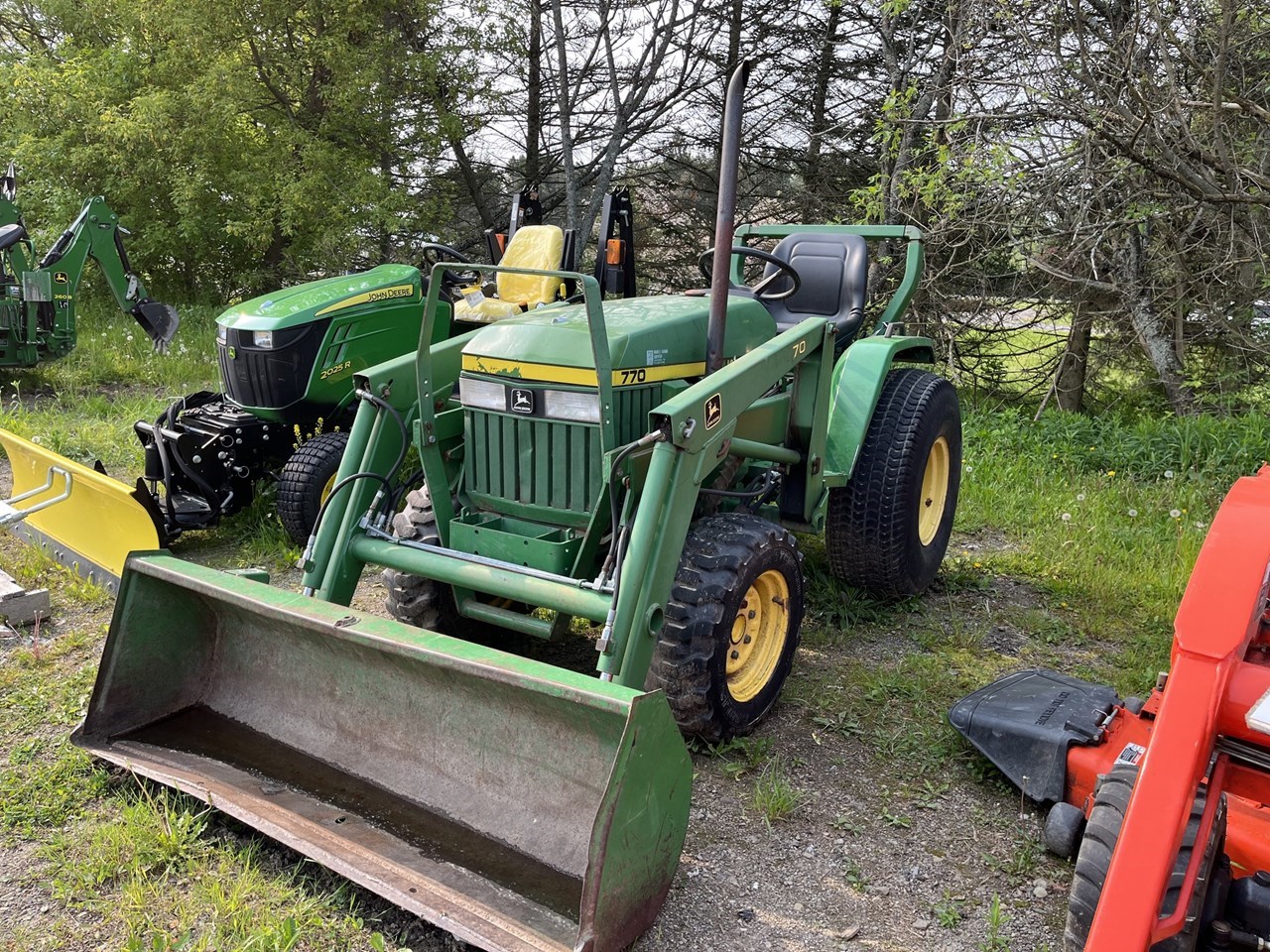 1989 John Deere 770 Tractor - Compact Utility For Sale