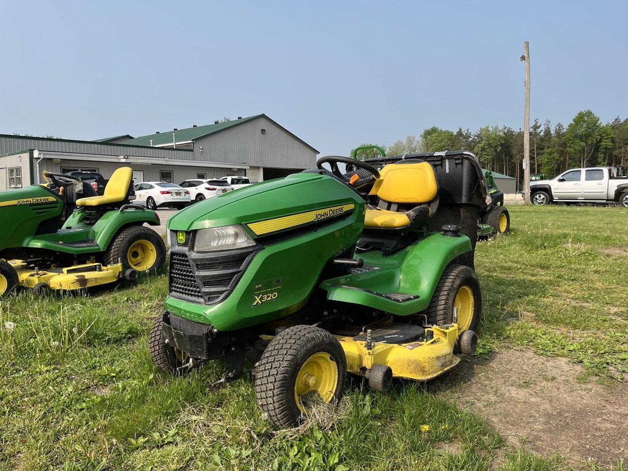 2014 John Deere X320 Lawn Mower For Sale