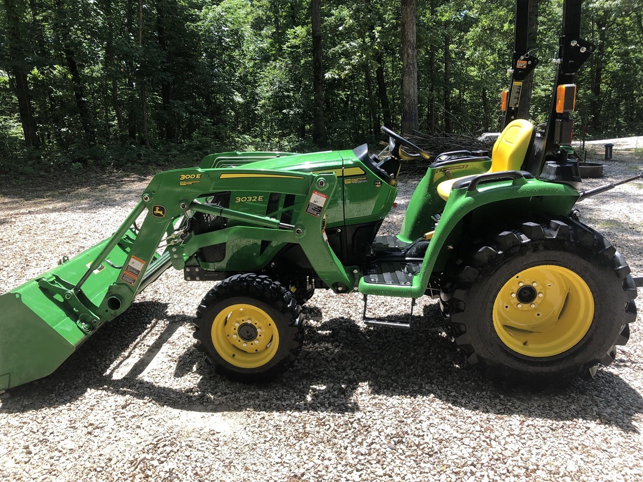 2022 John Deere 3032E Compact Utility Tractor For Sale in Steeleville