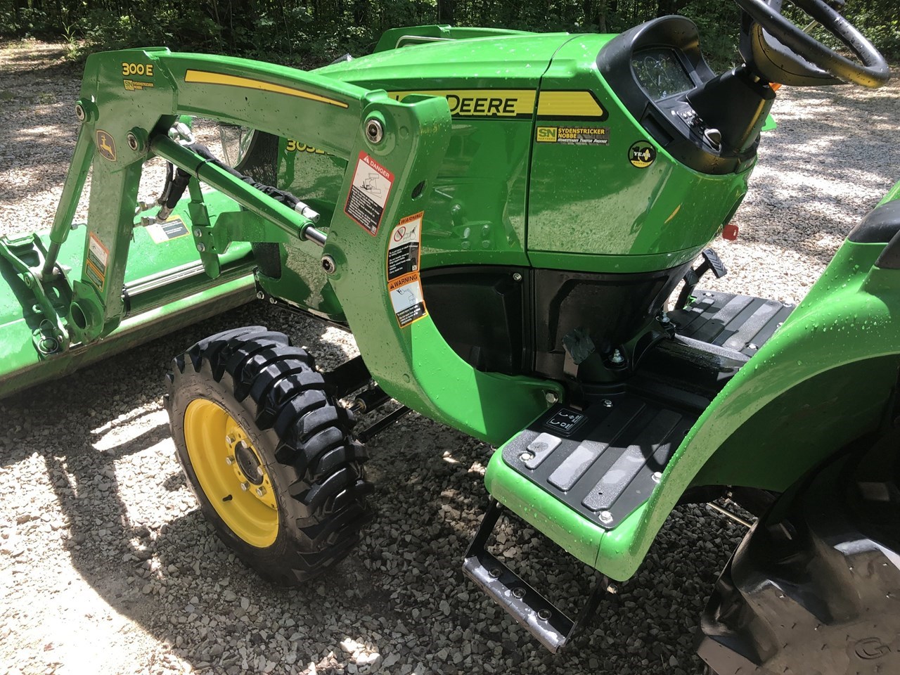 2022 John Deere 3032E Compact Utility Tractor For Sale in Steeleville