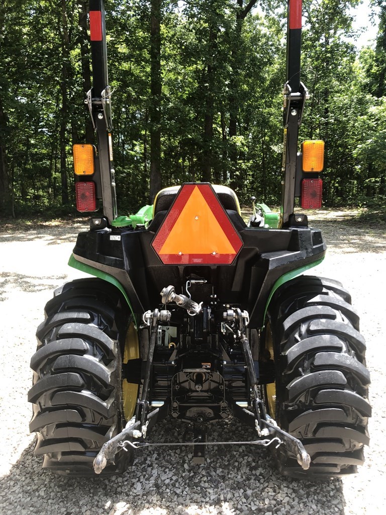 2022 John Deere 3032E Compact Utility Tractor For Sale in Steeleville
