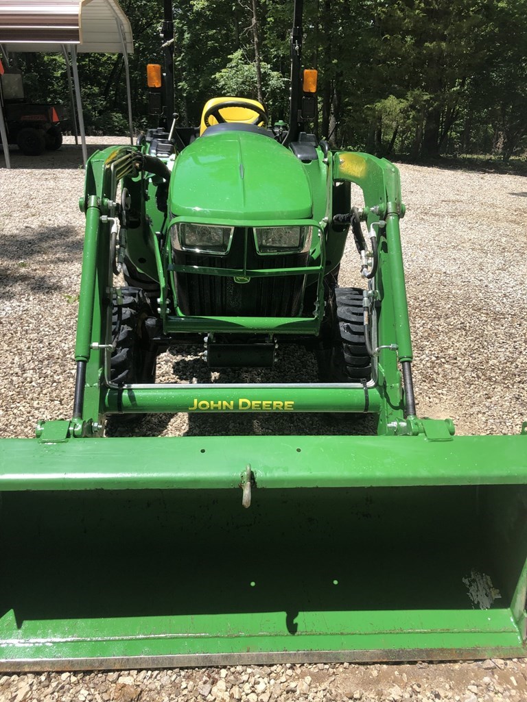 2022 John Deere 3032E Compact Utility Tractor For Sale in Steeleville