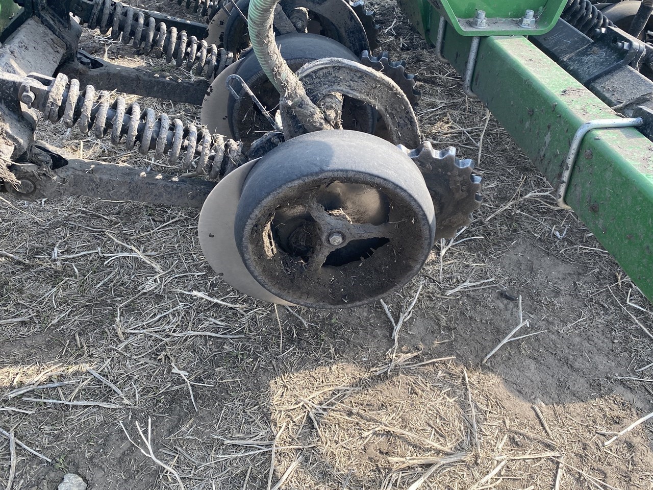 2022 John Deere N543F Air Drill For Sale in Yorkton Saskatchewan