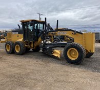 2019 John Deere 670G Thumbnail 2