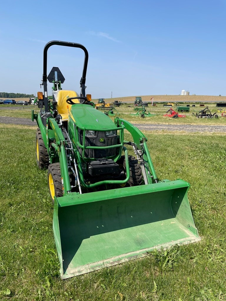 2022 John Deere 2025R Compact Utility Tractor For Sale in Jerseyville