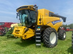Combine For Sale 2023 New Holland CR7.90 