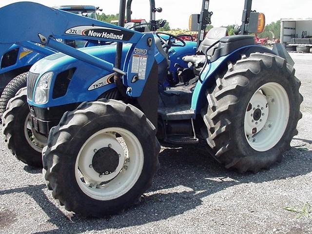 2006 New Holland TN75A Tractor - Compact Utility For Sale