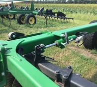 2019 John Deere 2660VT Thumbnail 12