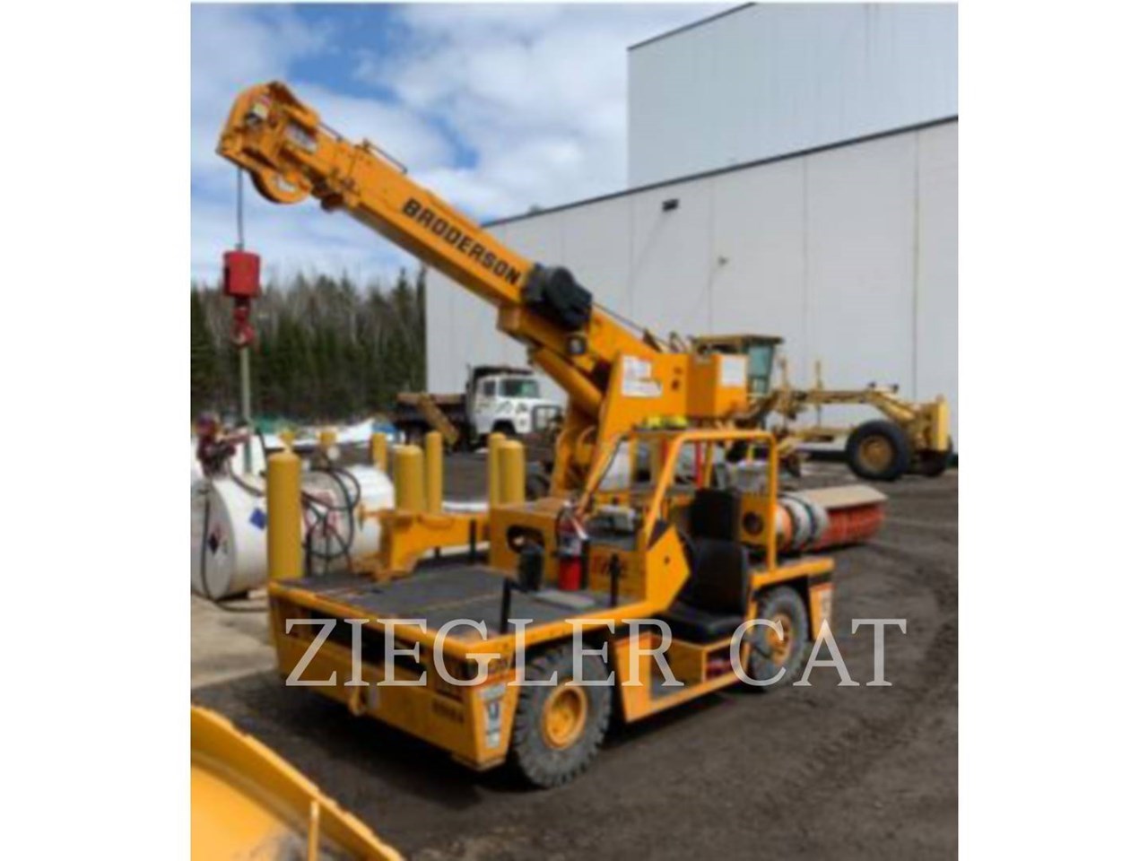 2012 Broderson IC352F 4T INDUSTRIAL CRANE Image 1
