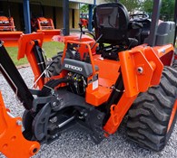 2023 Kubota L47 Thumbnail 7