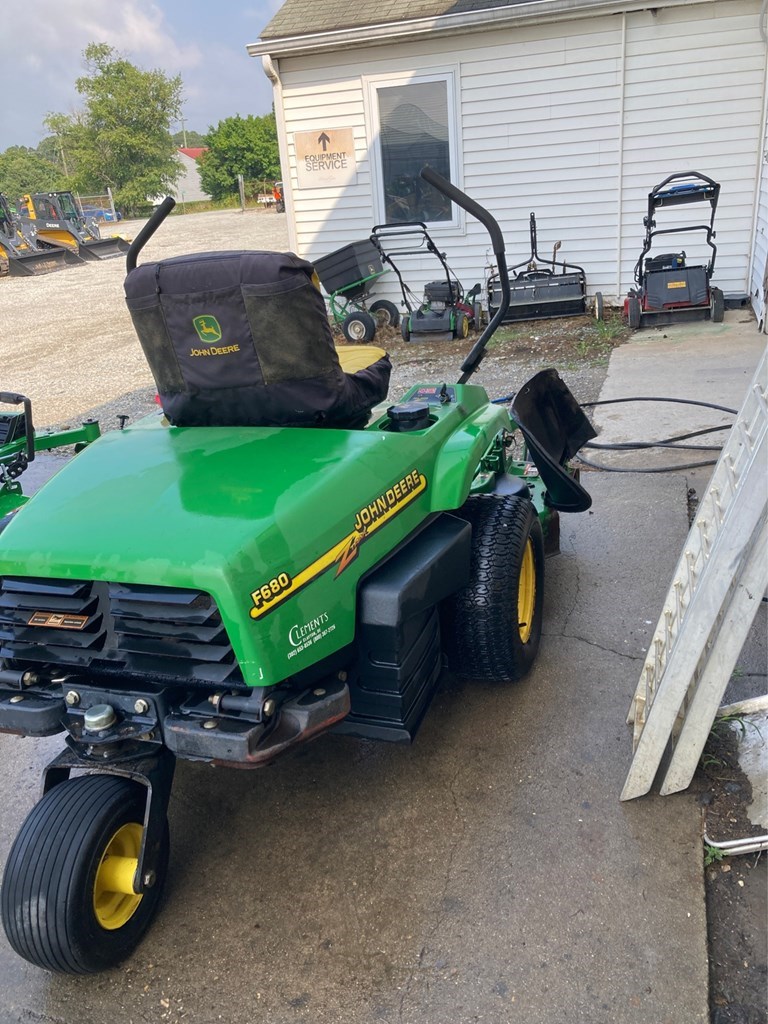 John deere f680 engine hot sale