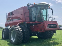 Combine For Sale 2016 Case IH 8240 