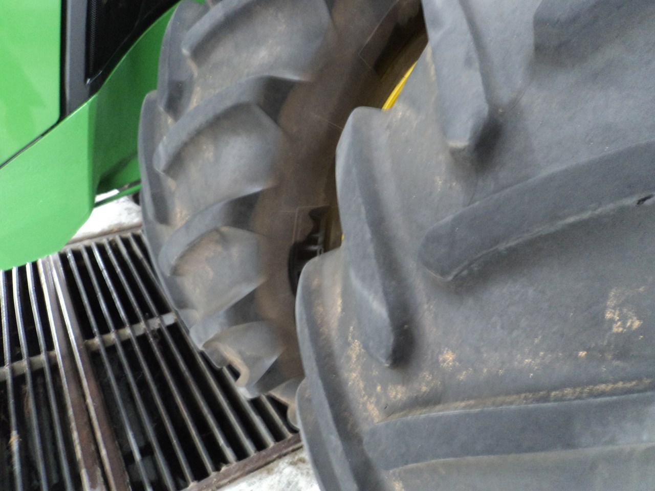 2022 John Deere 8R 310 Tractor Row Crop For Sale in Macedonia Iowa