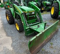 2012 John Deere 3005 Thumbnail 1