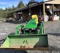 2018 John Deere 2025R Thumbnail 4