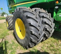 2014 John Deere S690 Thumbnail 3