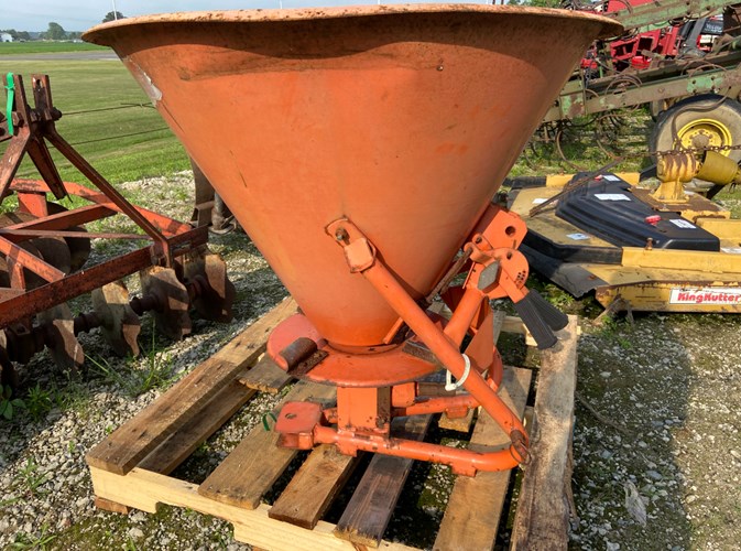 UNKNOWN  Spreader-3 Point Hitch For Sale