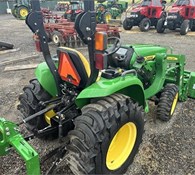 2017 John Deere 3032E Thumbnail 3