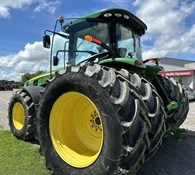 2013 John Deere 8R/8RT Series 8335R Thumbnail 3